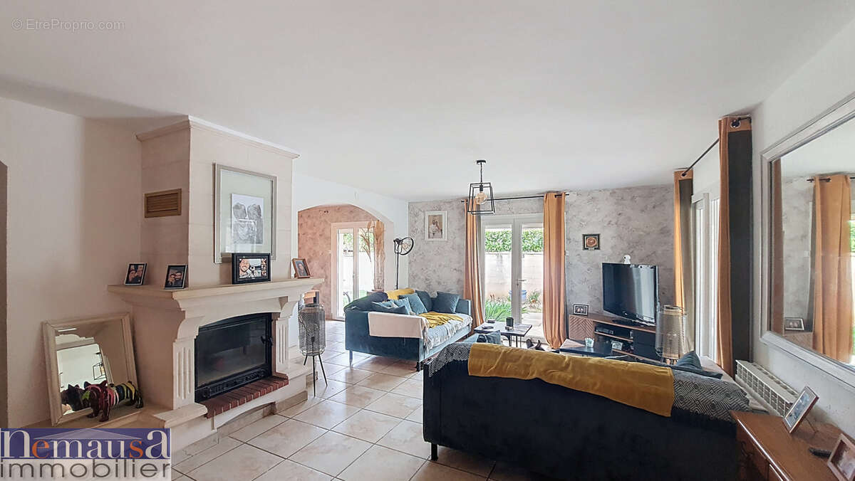 Maison à GARONS