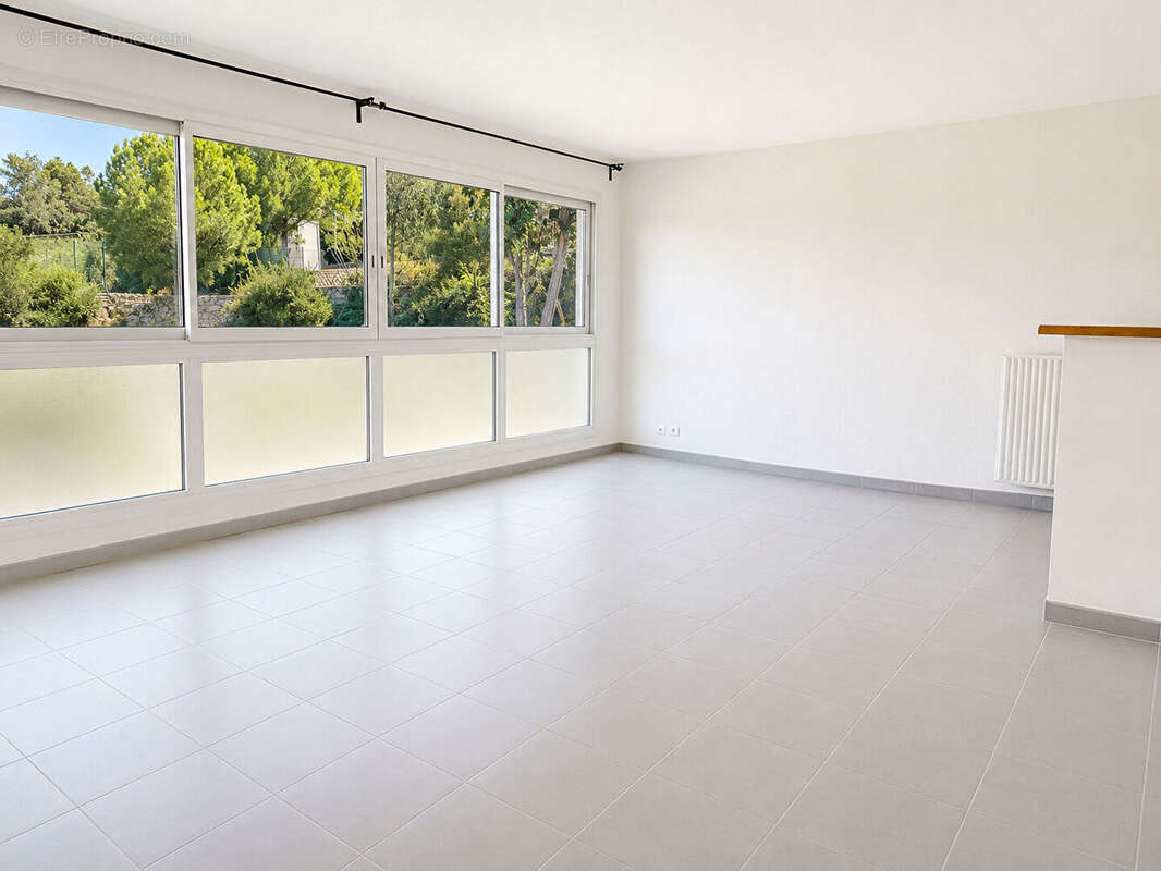 * Vue Mer * APPARTEMENT 3 Pièces avec 2 Chambres et coin nuit * (83430) SAINT MANDRIER SUR MER *3 pièce(s) 76.75 m2 - photo 3