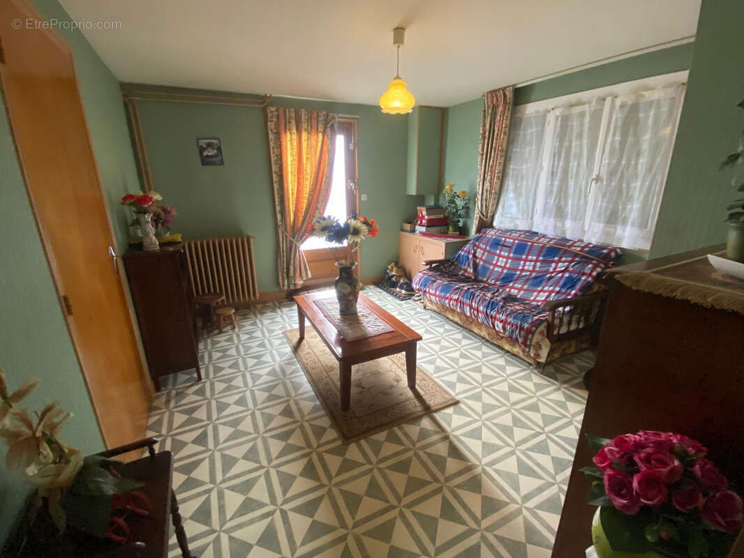 Maison à DUN-LE-PALESTEL