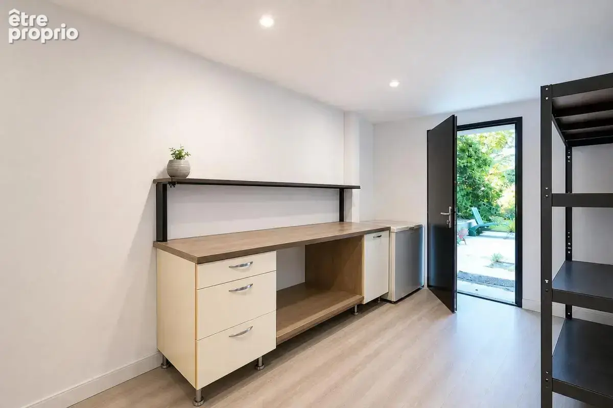 Maison contemporaine de 254 m² sur 6 000 m² de terrain - photo 8