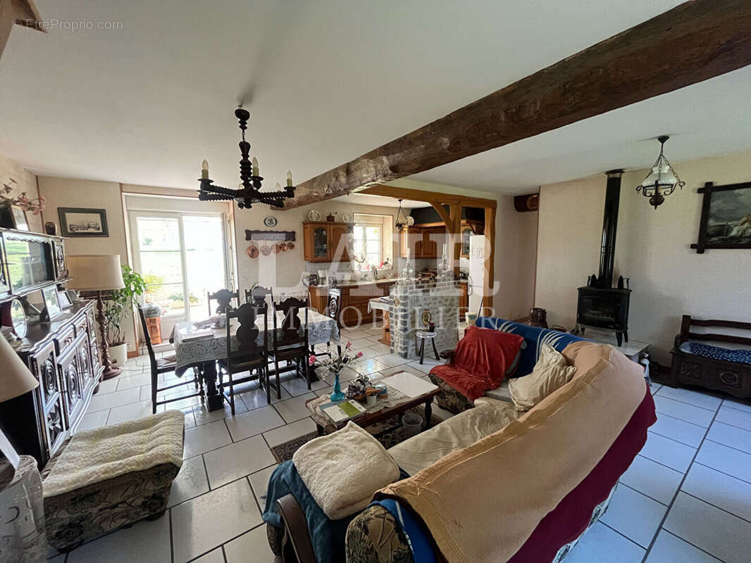 Maison à LE MELE-SUR-SARTHE