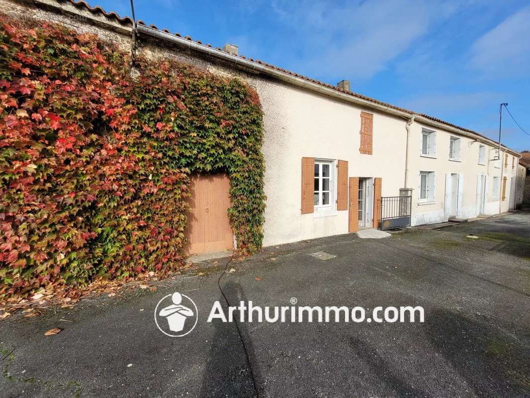 Maison à BERNAY-SAINT-MARTIN