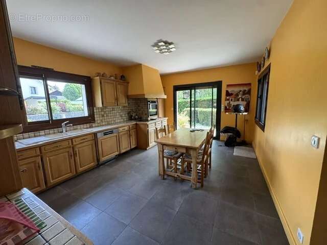 Maison sur 6300 m² de terrain - photo 8