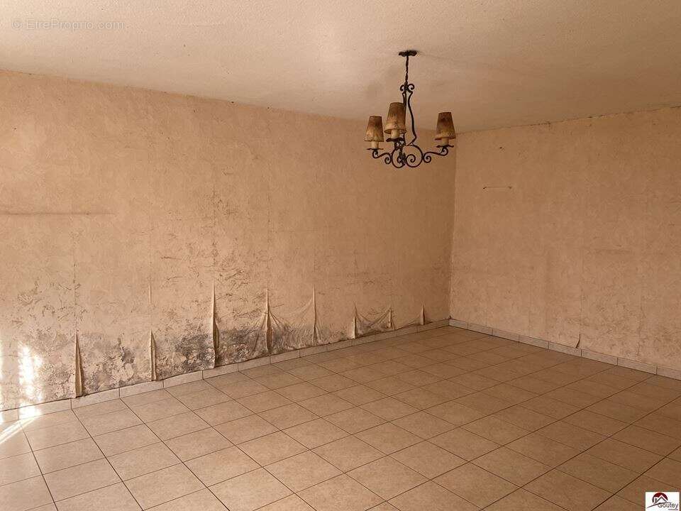 Maison 113 m² à Riorges  - photo 7