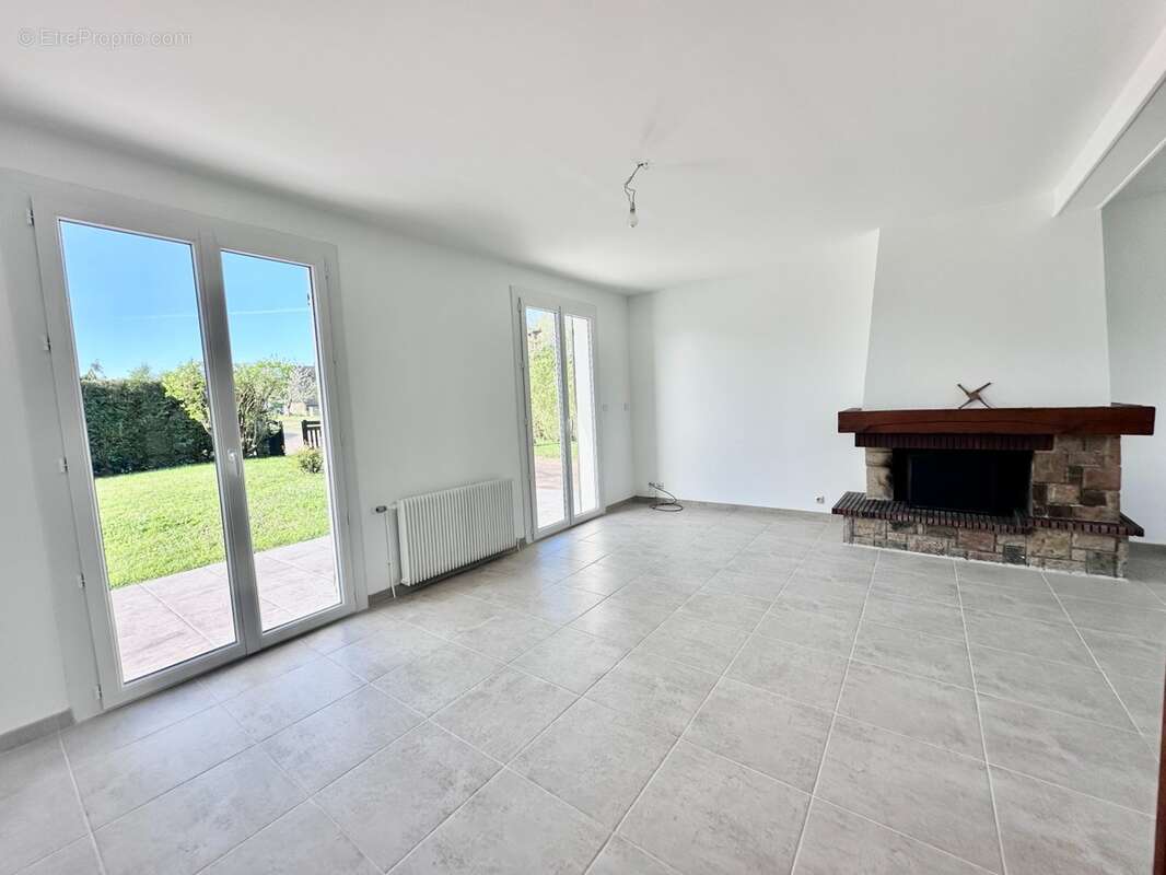 Maison traditionnelle à La Saussaye (27370) – Vallée de l’Oison  112 m² – 4 chambres – Terrain de 614 m² – Quartier calme et rec - photo 2