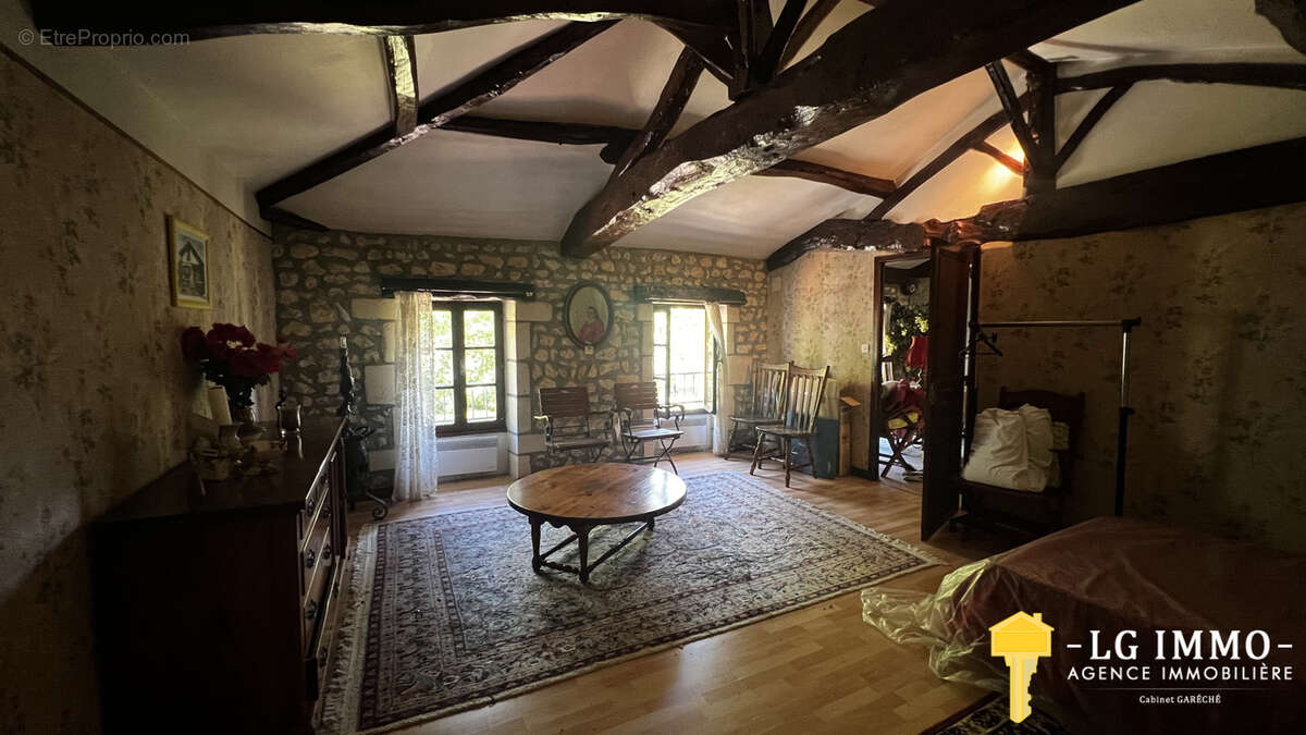 Maison à COURPIGNAC