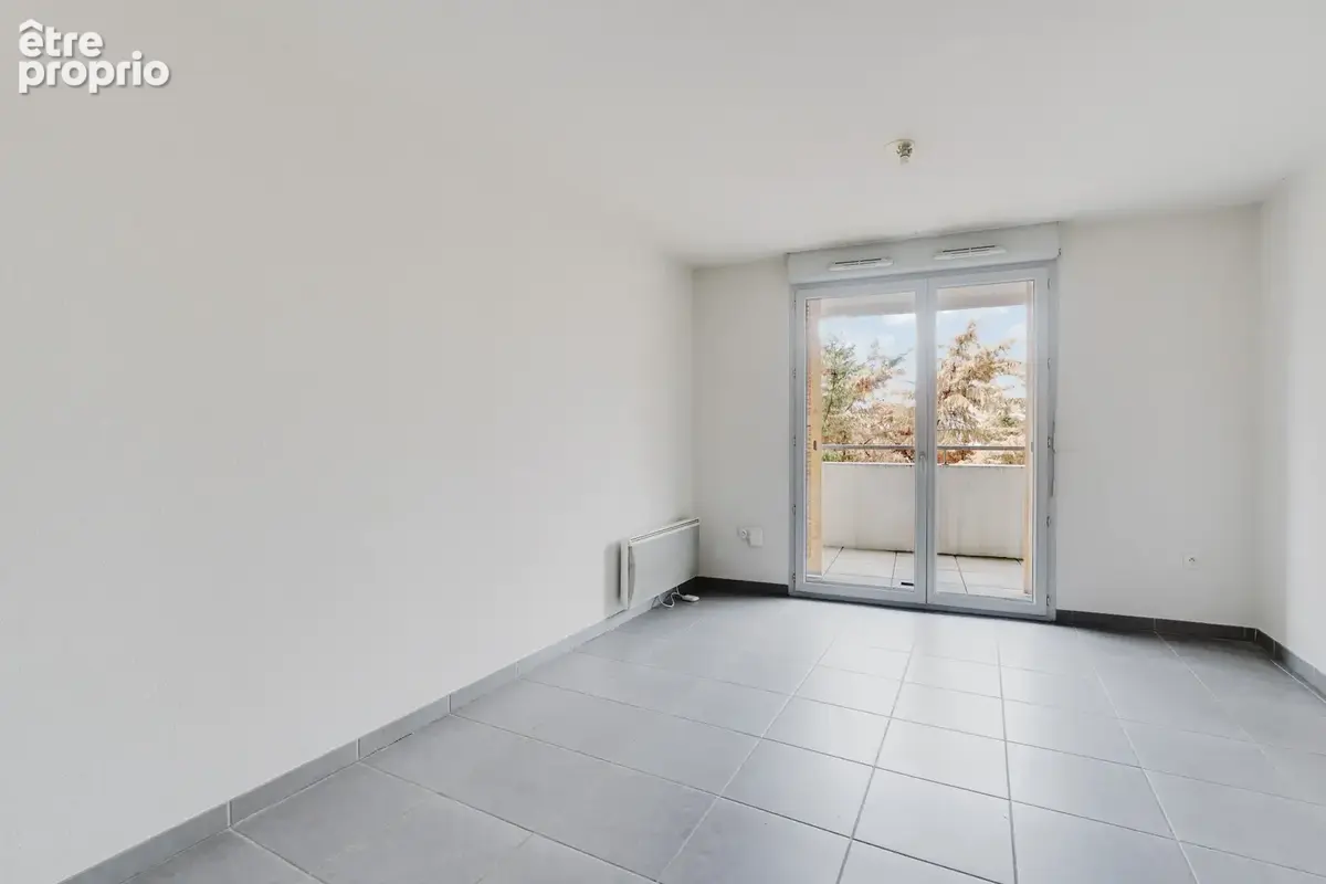 En exclusivité ! Découvrez cet appartement T3 de 54 m2, situé au 1er étage, secteur Lalande. - photo 4