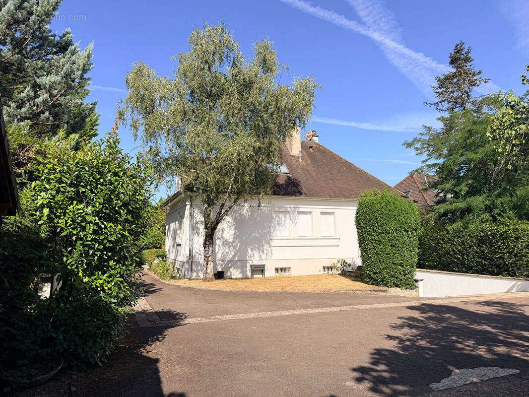 Grande maison à Varennes Vauzelles de 332 m2 hab avec train de 1756 m² et piscine - photo 15