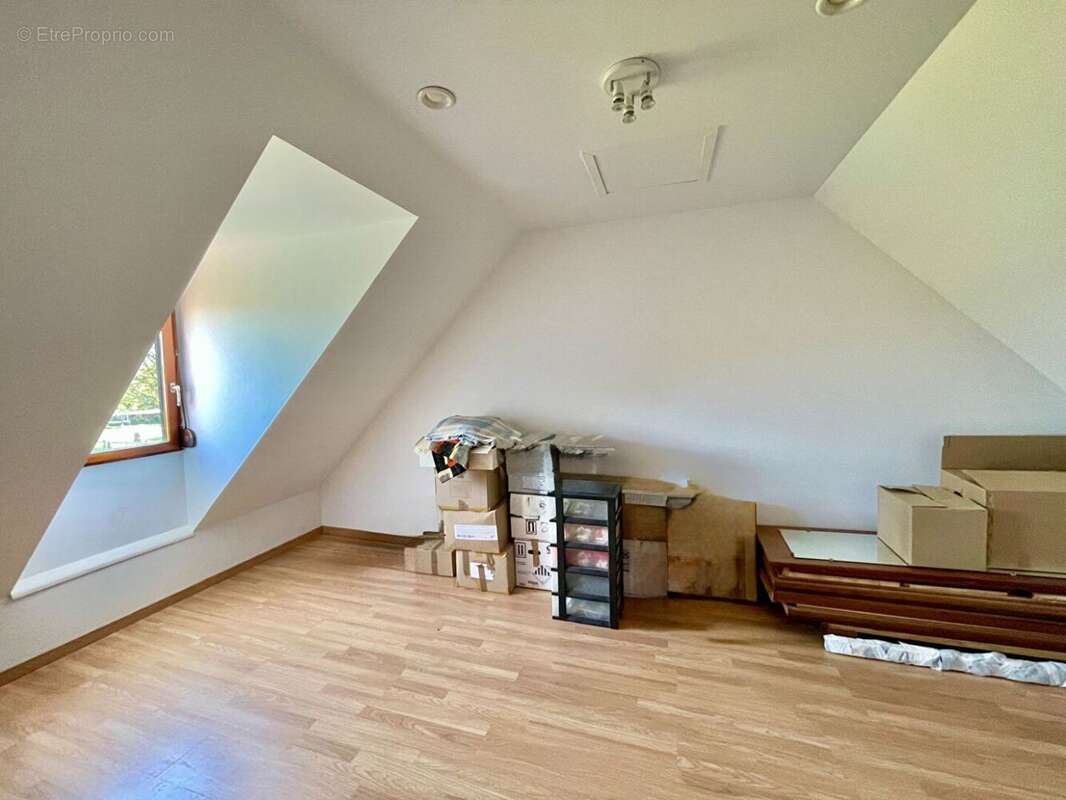 59841859h.jpg - Maison à SAINTE-GENEVIEVE
