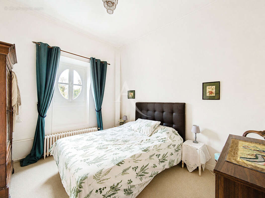 Appartement 4 pièces de 90 m² - Saint-Germain-en-Laye, quartier Alsace - photo 4