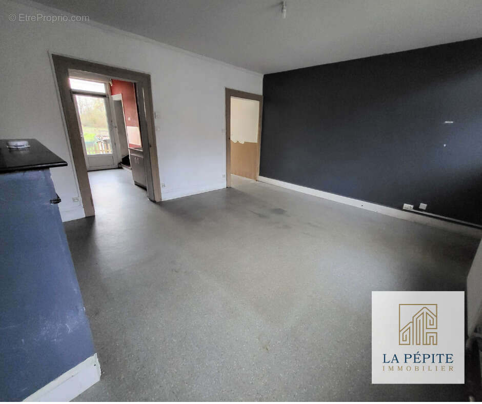 Maison à PONT-SUR-SAMBRE