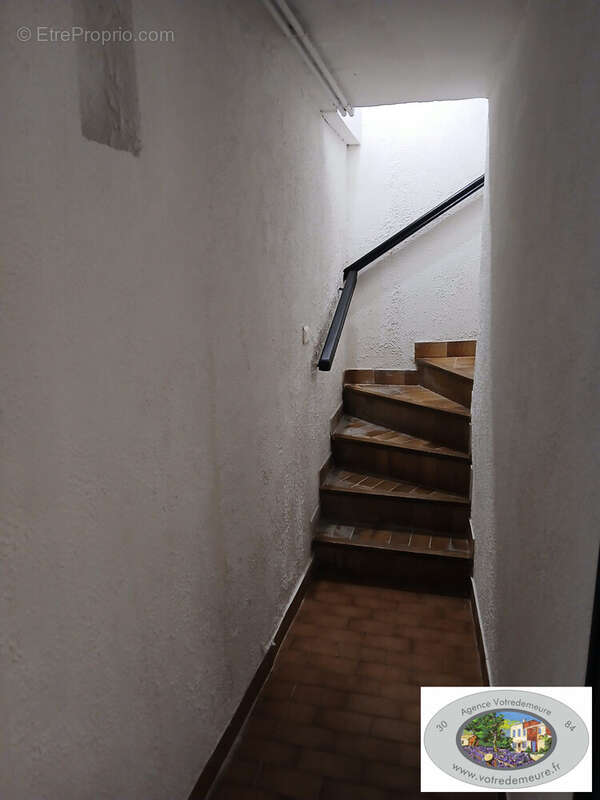 Appartement à BAGNOLS-SUR-CEZE