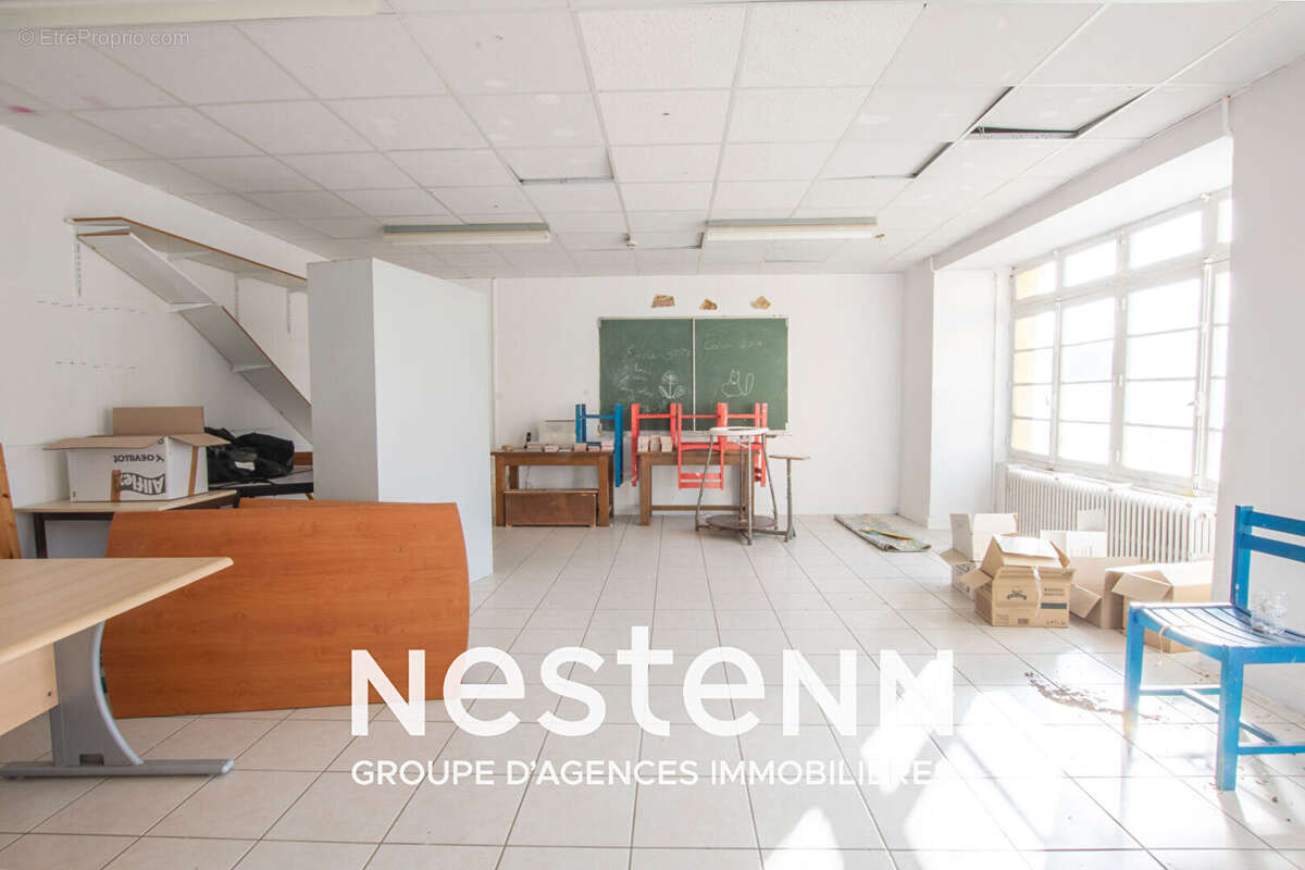 Ensemble immobilier de 8 bâtiments dont 2 maisons, 2300 m2 de surface utile sur 3 hectatres - photo 16