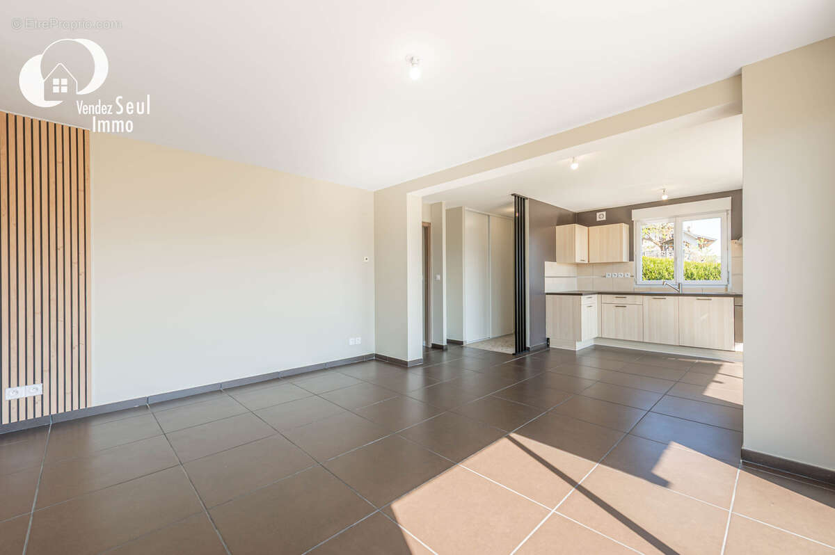 Appartement à POISY