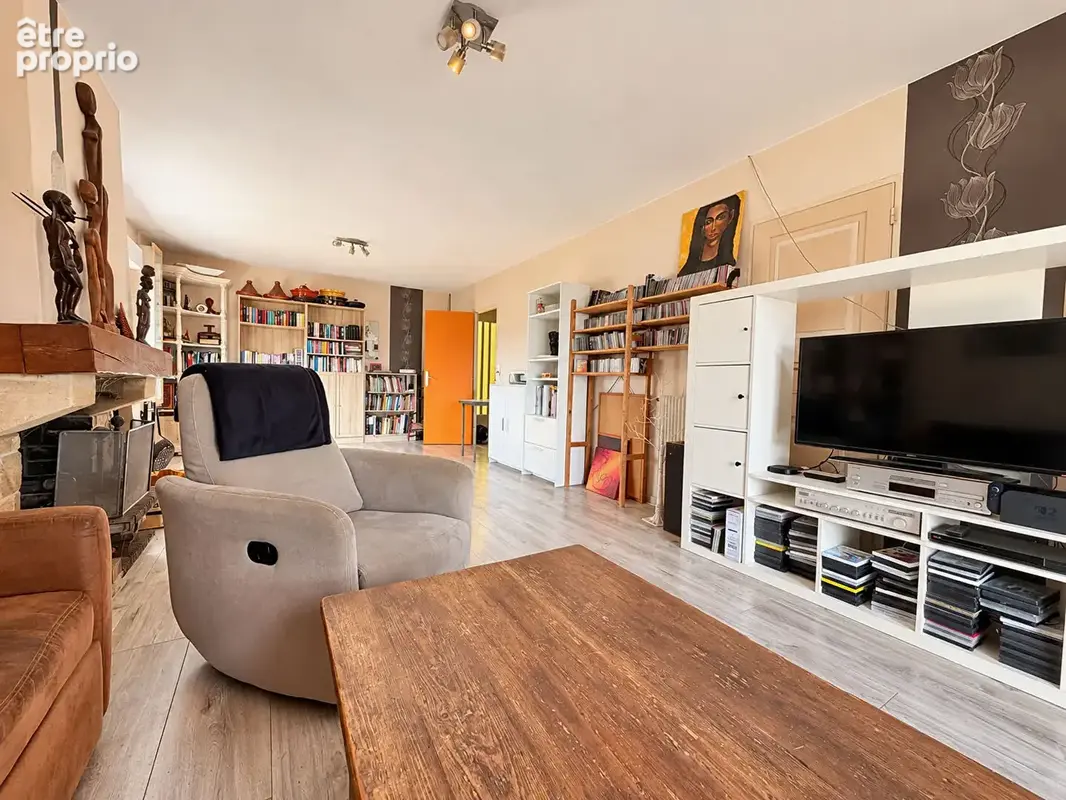 Maison 5 pièces - 4 chambres - Terrain de 7 380 m² - Au calme - photo 4