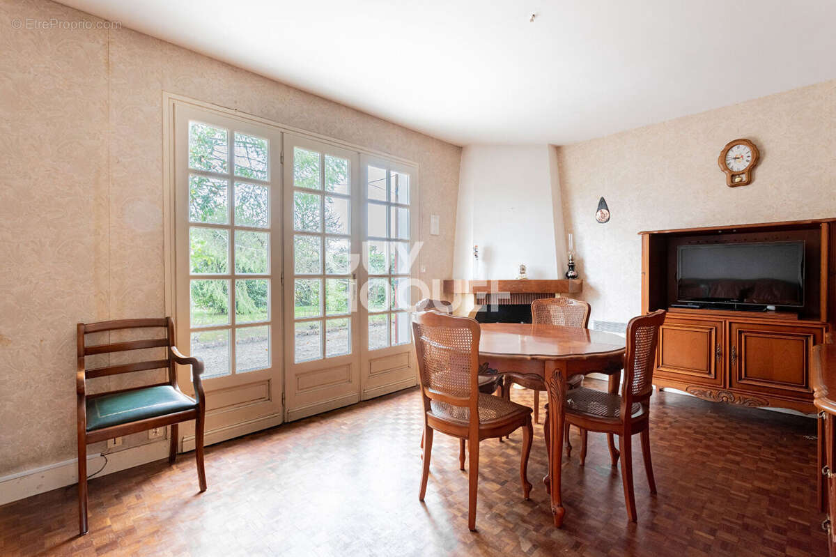 Maison à PARENTIS-EN-BORN