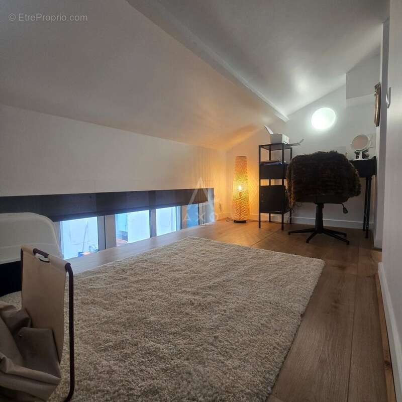 Appartement à PARIS-7E