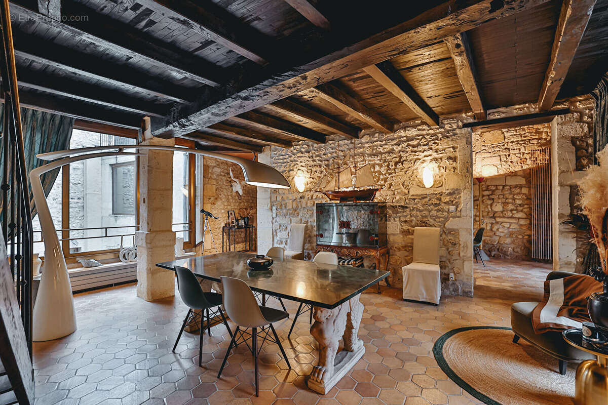 Maison à CHATEAUNEUF-SUR-CHARENTE