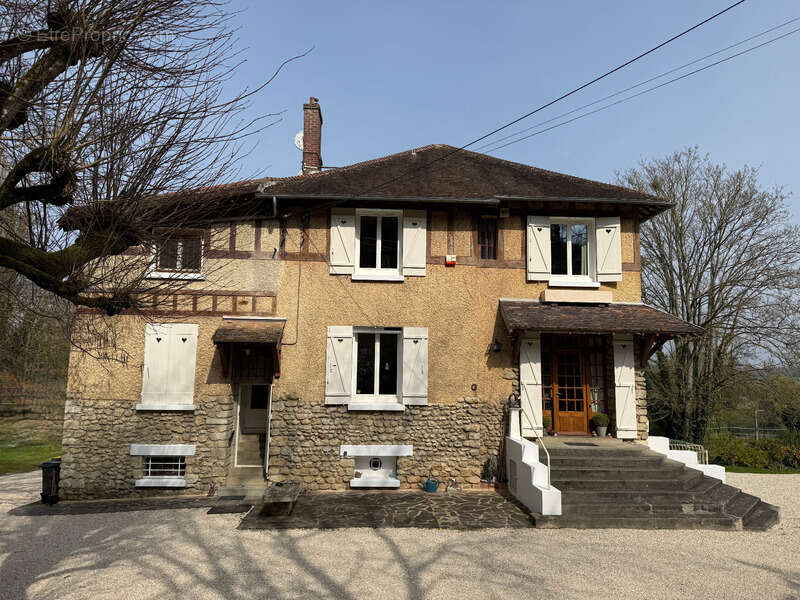 Maison à GRISY-LES-PLATRES