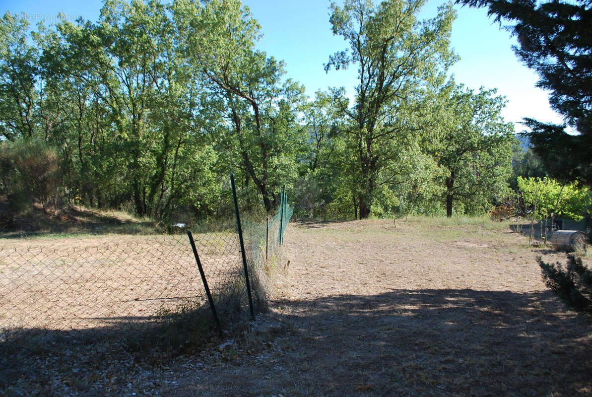 Terrain à VILLECROZE