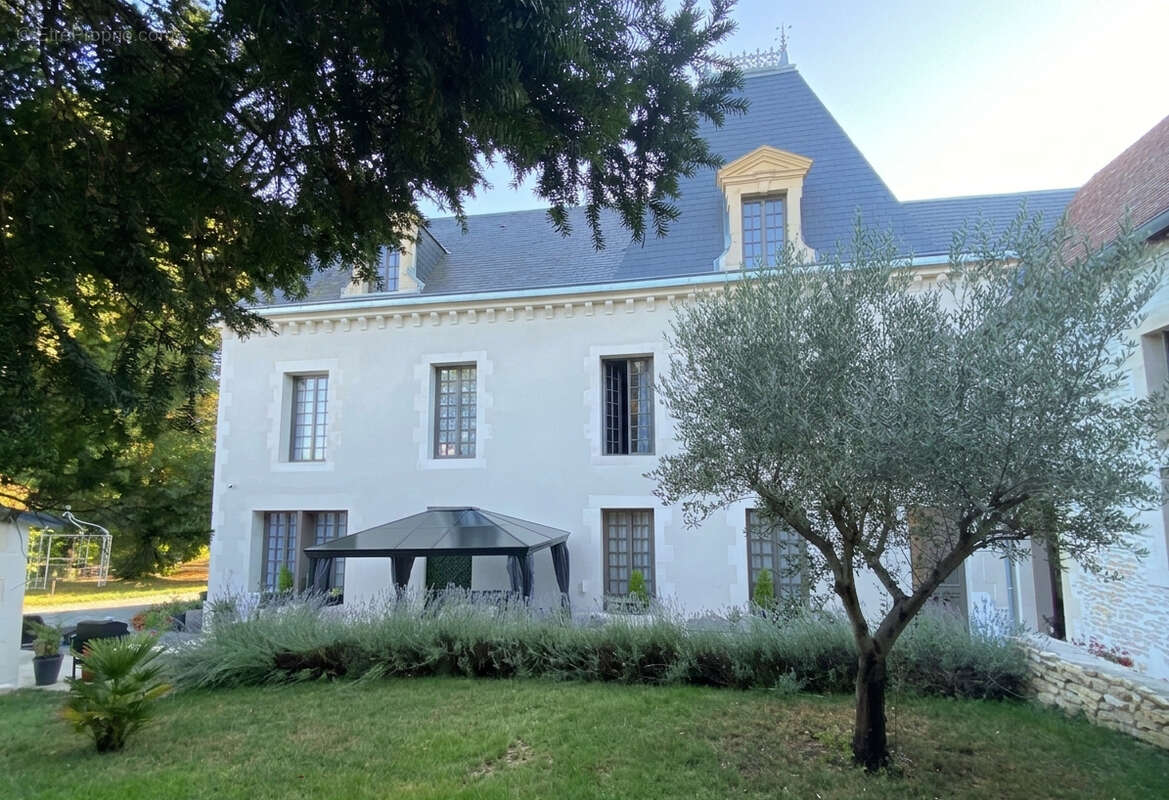 Maison à VARENNES-VAUZELLES