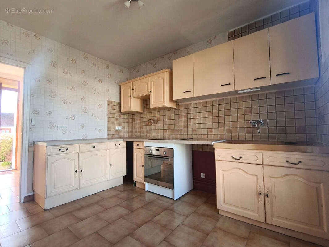 Maison à VARENNES-VAUZELLES