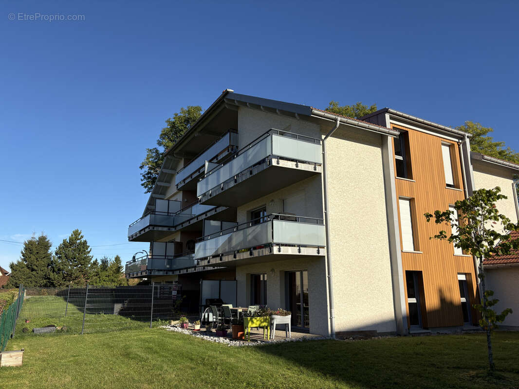 Appartement à LA RIVIERE-DRUGEON