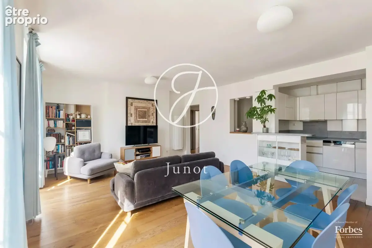 Paris 7e - RUE CLER - Appartement - 5 pièces - 78,60m² Carrez - 79,50m² au sol - 3 chambres - Rénové - Vue tour Eiffel - photo 4