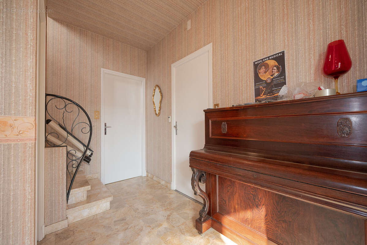 MaisonT5  avec 2 garages sur terrains clos - photo 13
