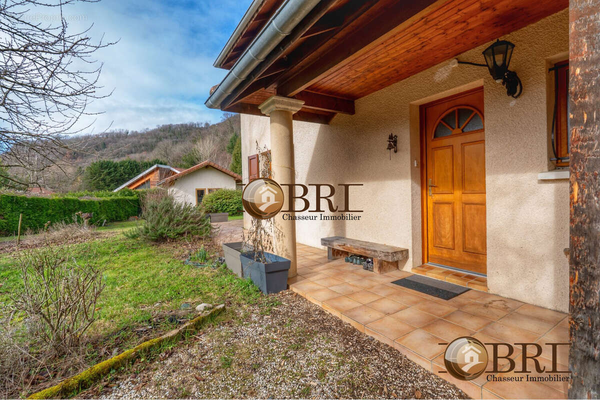 Maison à SAINT-ETIENNE-DE-CROSSEY