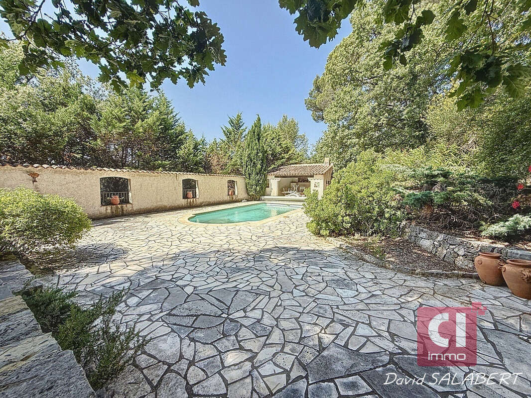 Maison à LA ROQUEBRUSSANNE