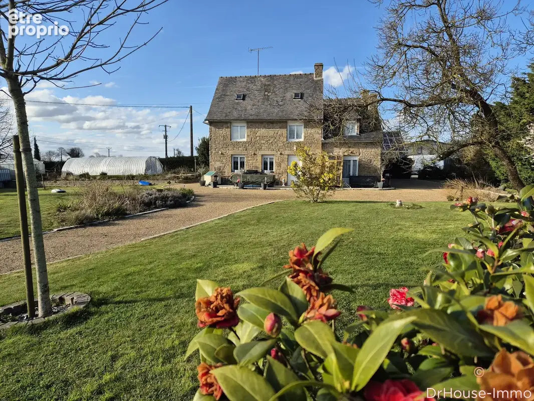 Maison 10 pièces 201 m² à vendre à Gorron (53120) - photo 2