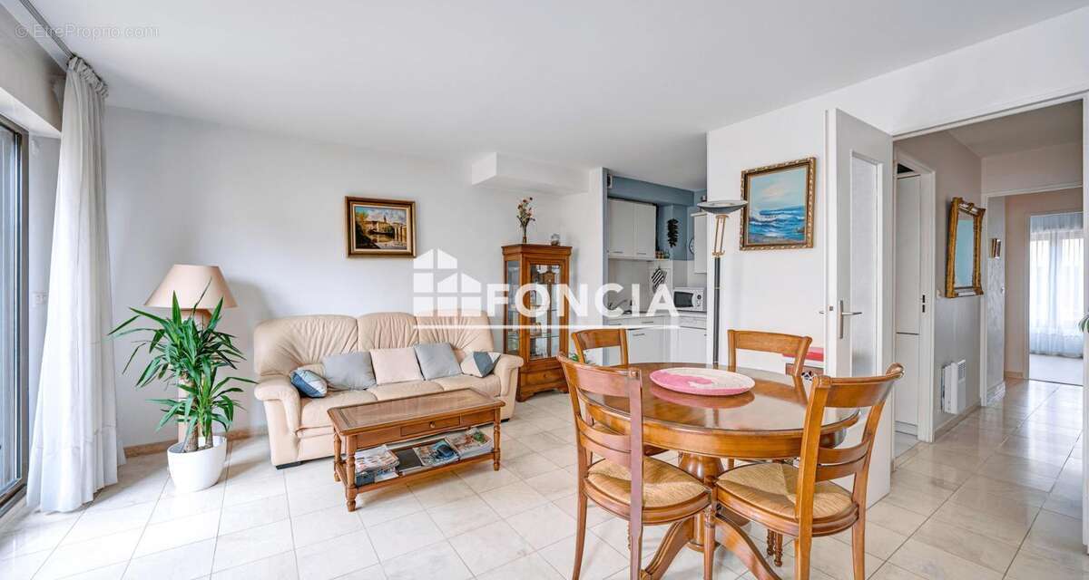 Appartement à BOURG-LA-REINE