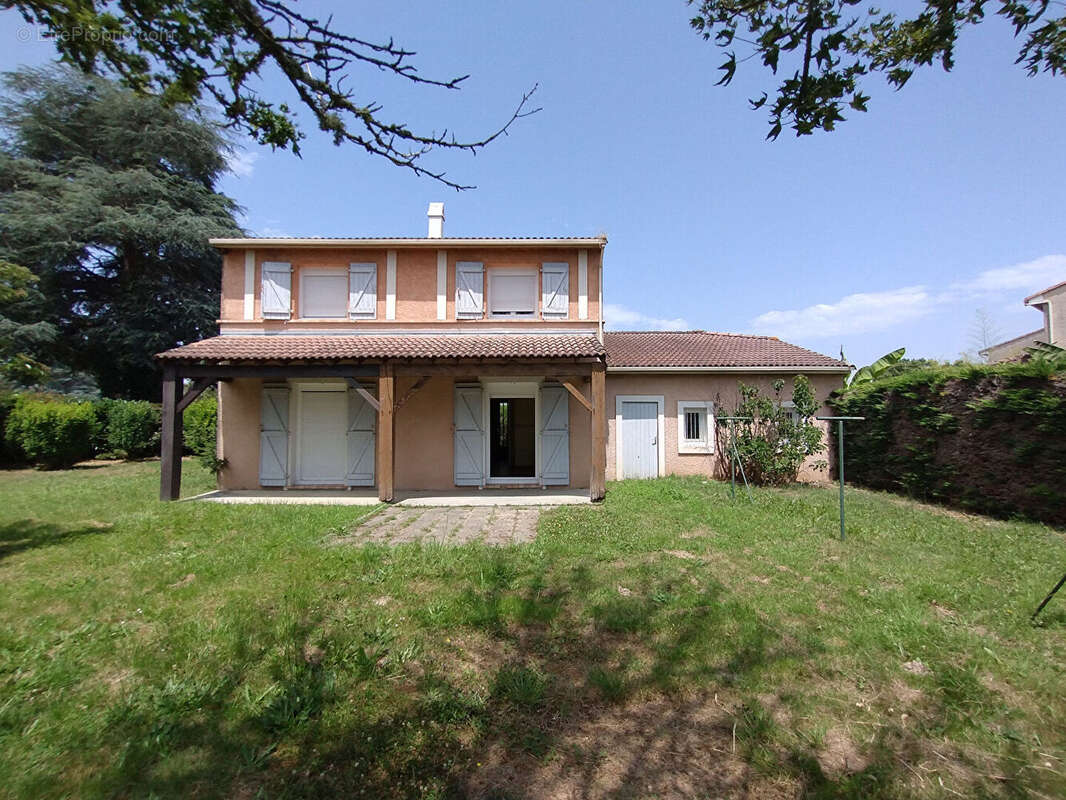 Maison à DONZAC