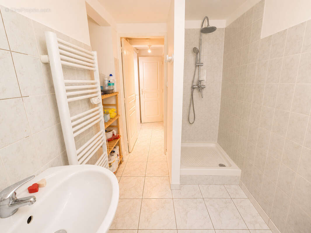 Maison 132m2 - 2 chambres - cour privative - garage - photo 6