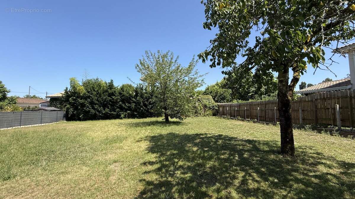 Terrain à GRADIGNAN