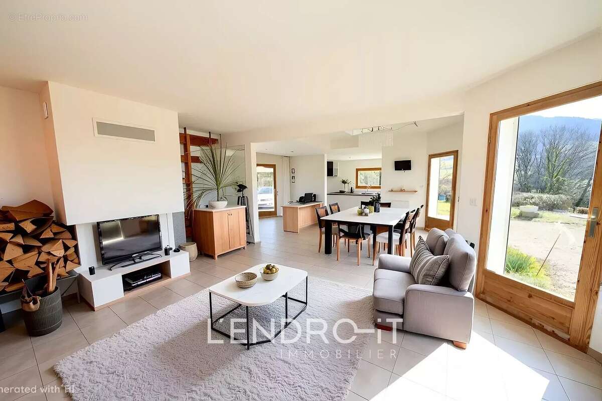 Maison à LES OLLIERES