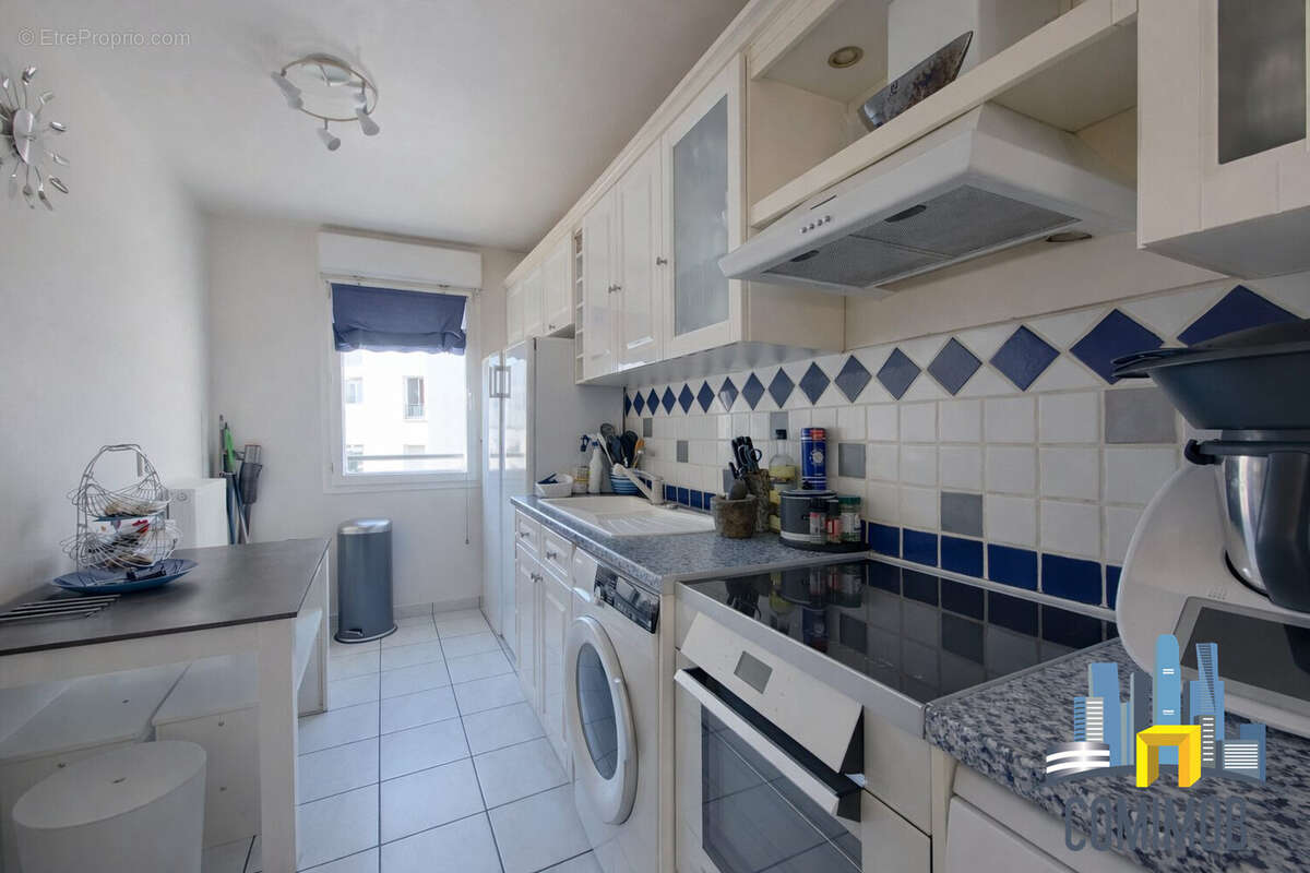 Appartement à COURBEVOIE