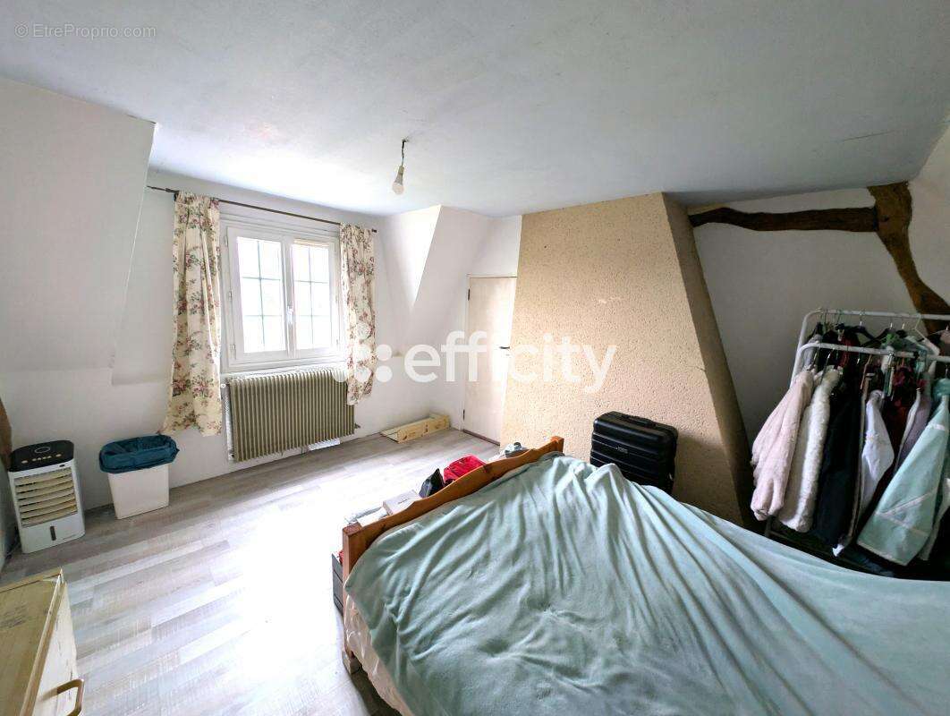 Maison à THIETREVILLE