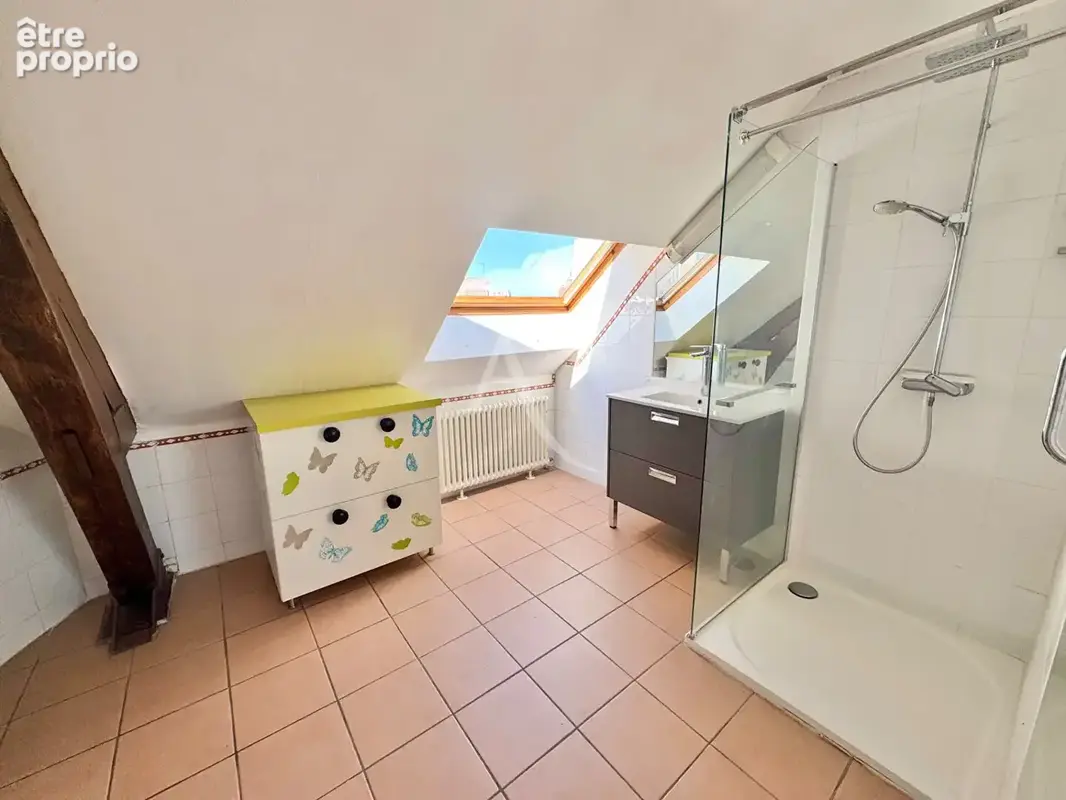 T3 de plus de 80 m2 au sol dans un immeuble de charme - photo 11