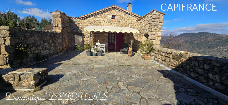 Ardèche, ensemble charmant de 2 maisons en pierres, avec terrasses, caves voutées et terrains attenants - photo 24