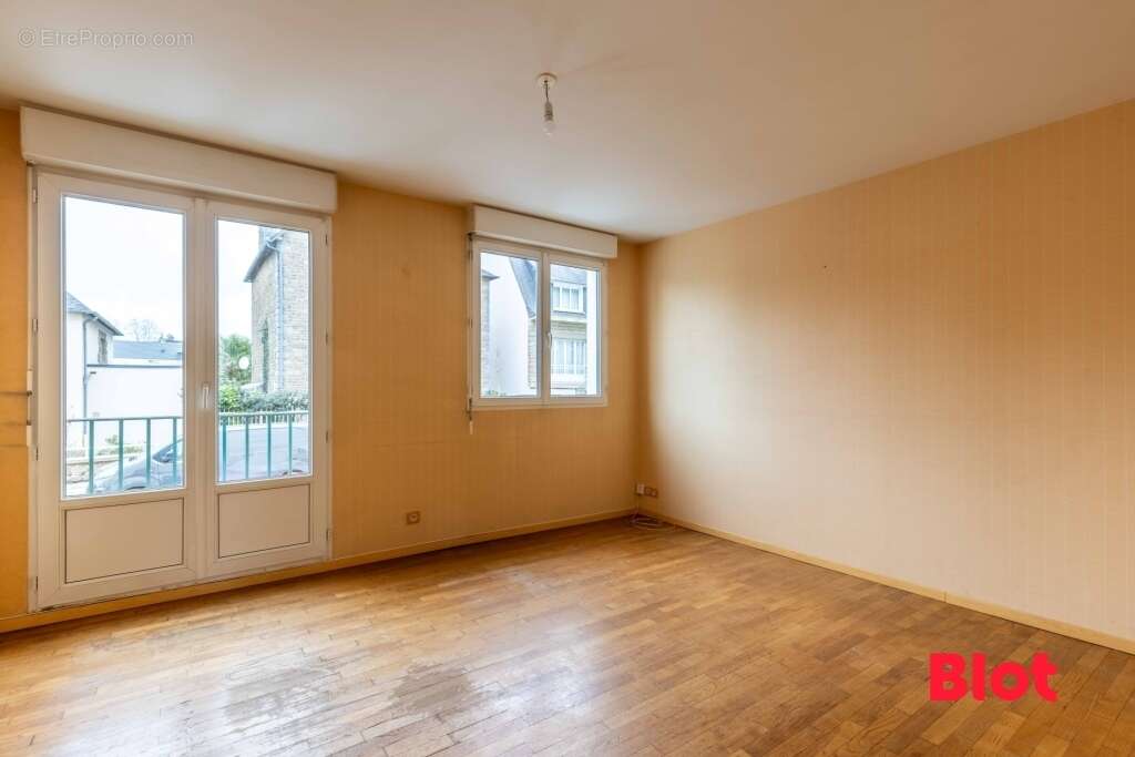 Appartement à FOUGERES