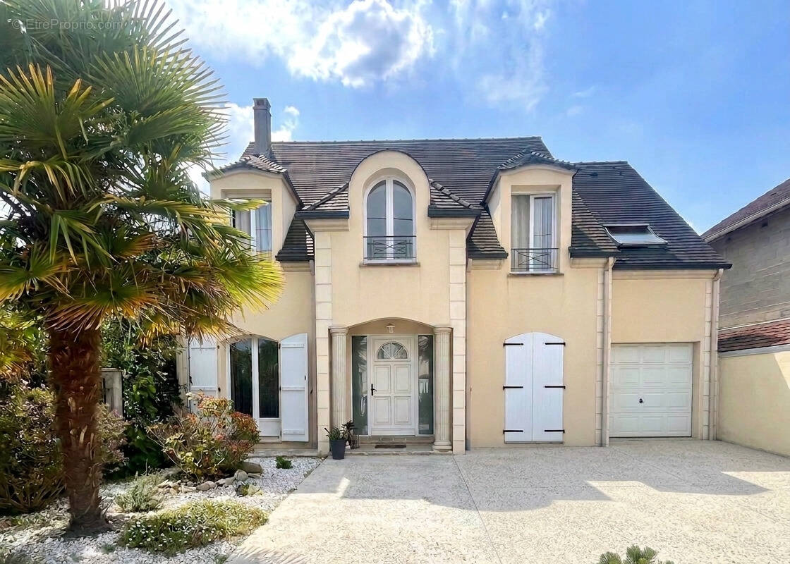 Maison à TREMBLAY-EN-FRANCE