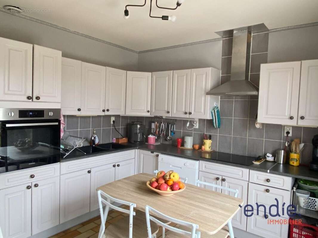 Maison à GARNAT-SUR-ENGIEVRE