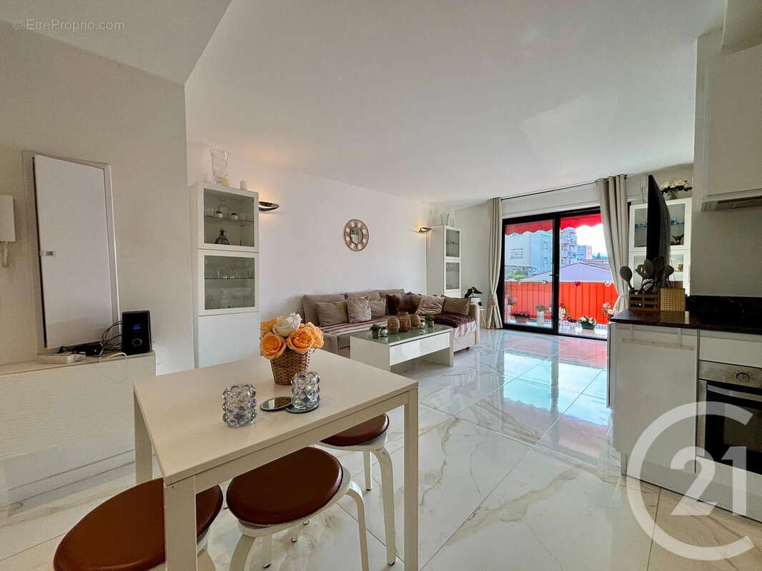 Appartement à LE CANNET