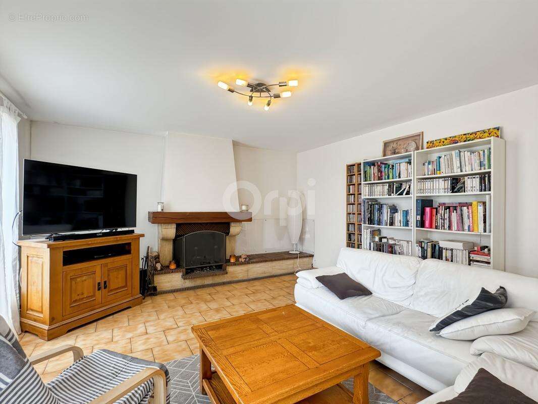 Maison à GROSSOEUVRE