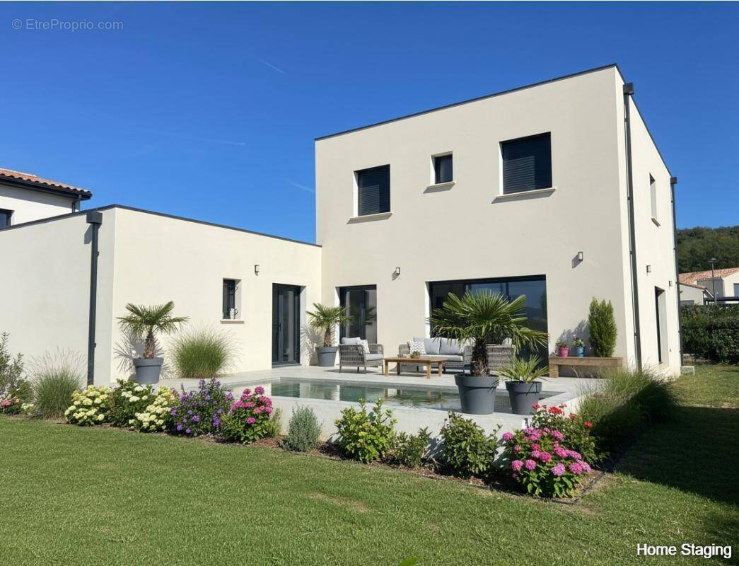 Maison à MONTELIMAR