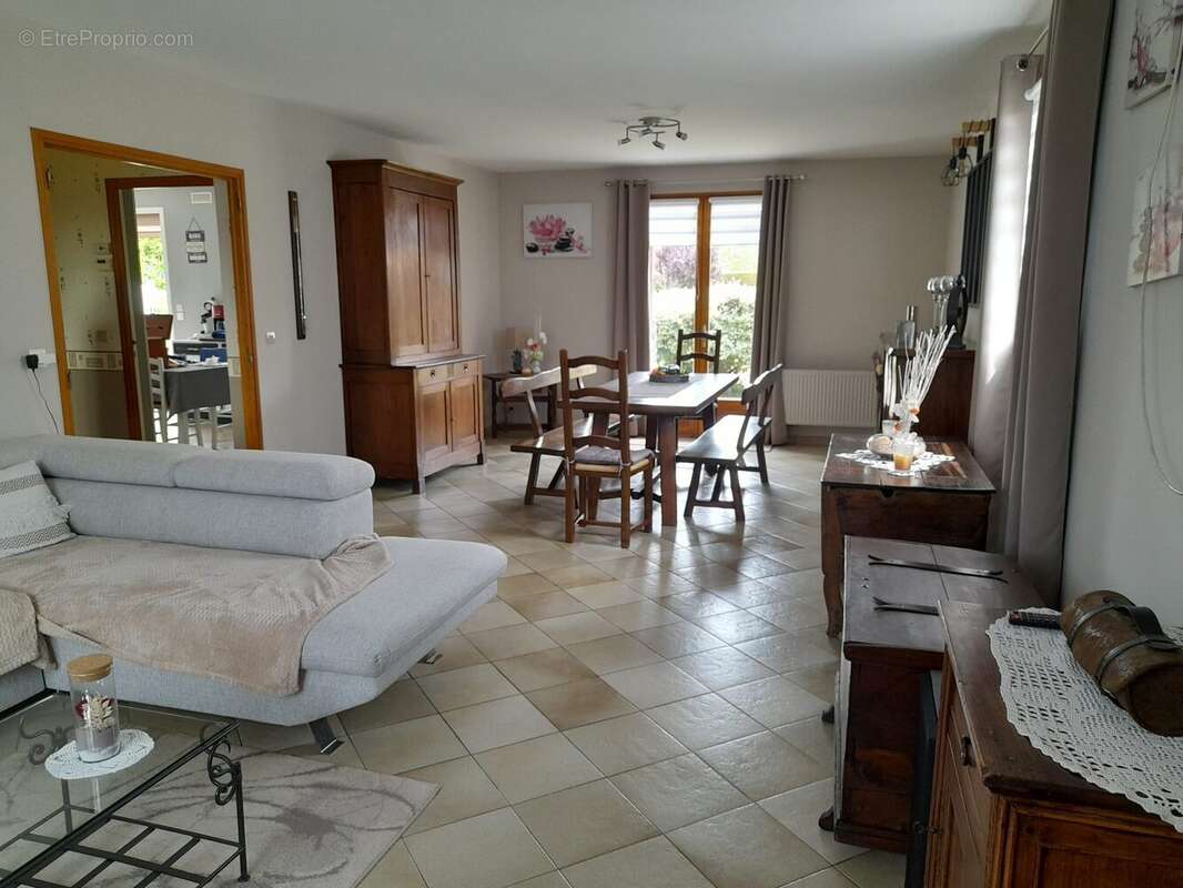 Maison à HAUTVILLERS-OUVILLE