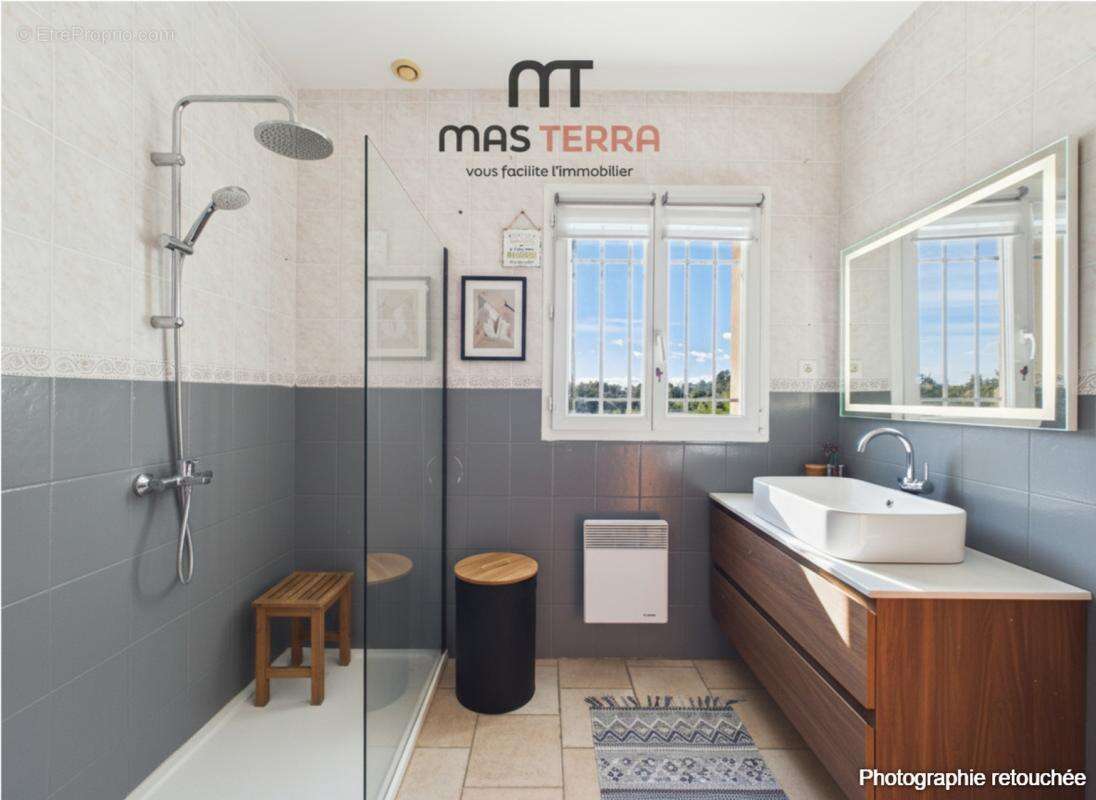 Maison à CHATEAUNEUF-GRASSE