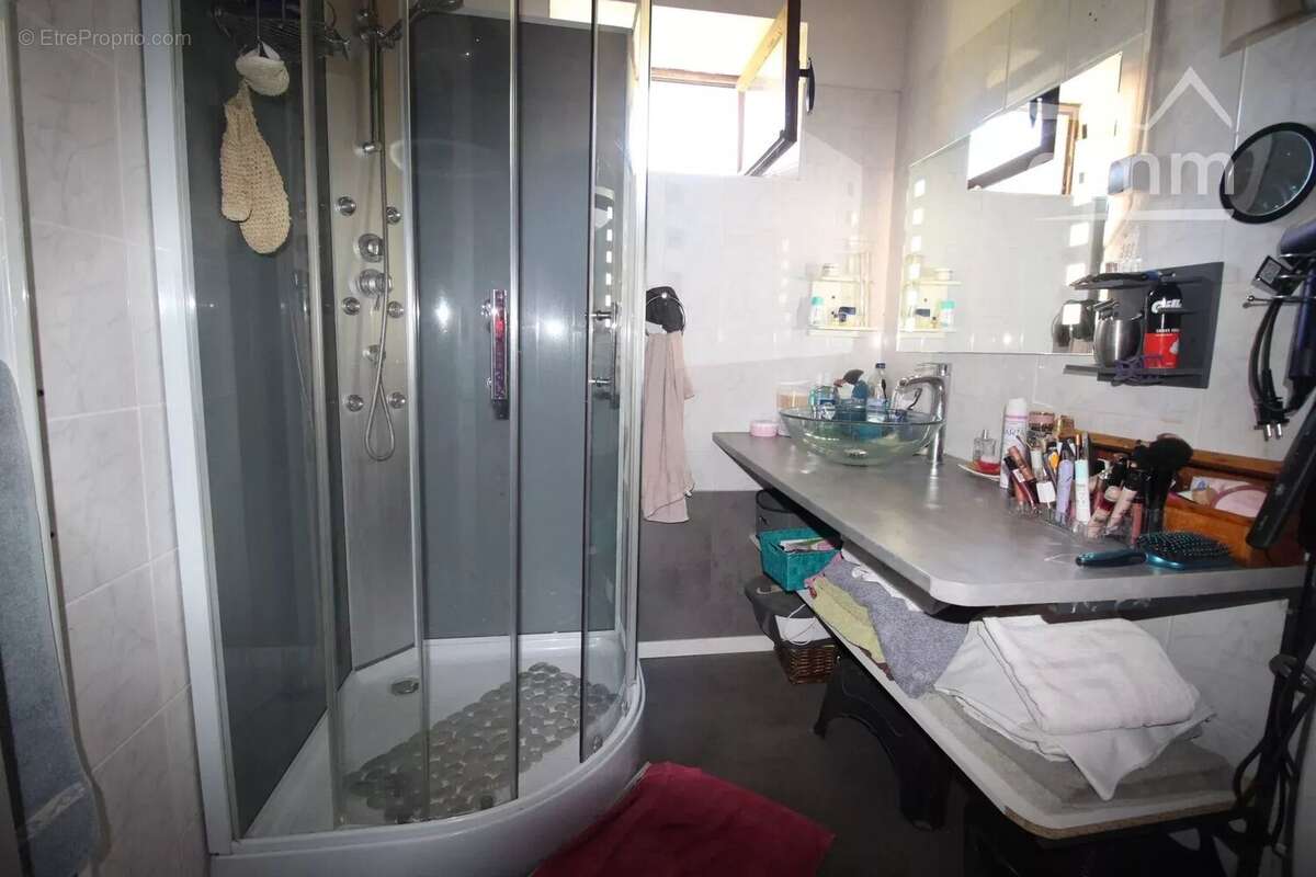 A vendre 2 maisons sur 23 000m² de terrain bordé par une rivière - photo 17